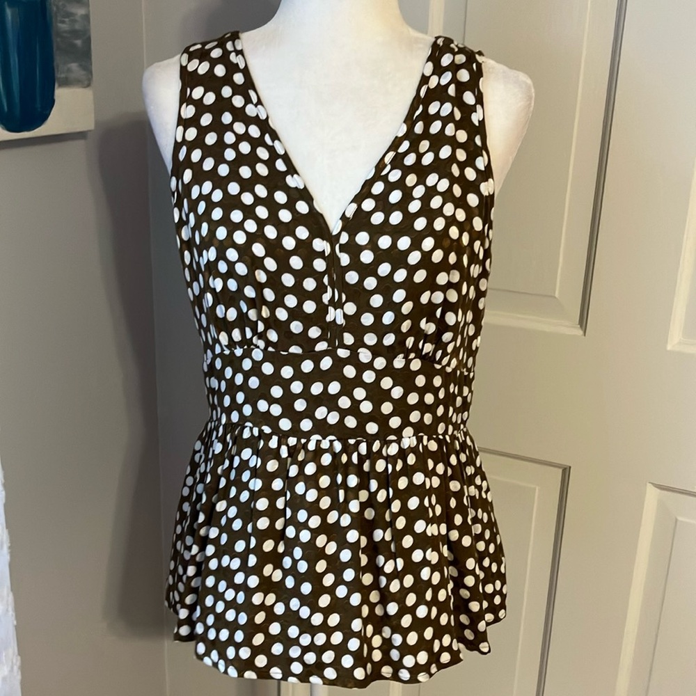 J Crew sleeveless silk look brown white polka dot peplum top 8 EUC